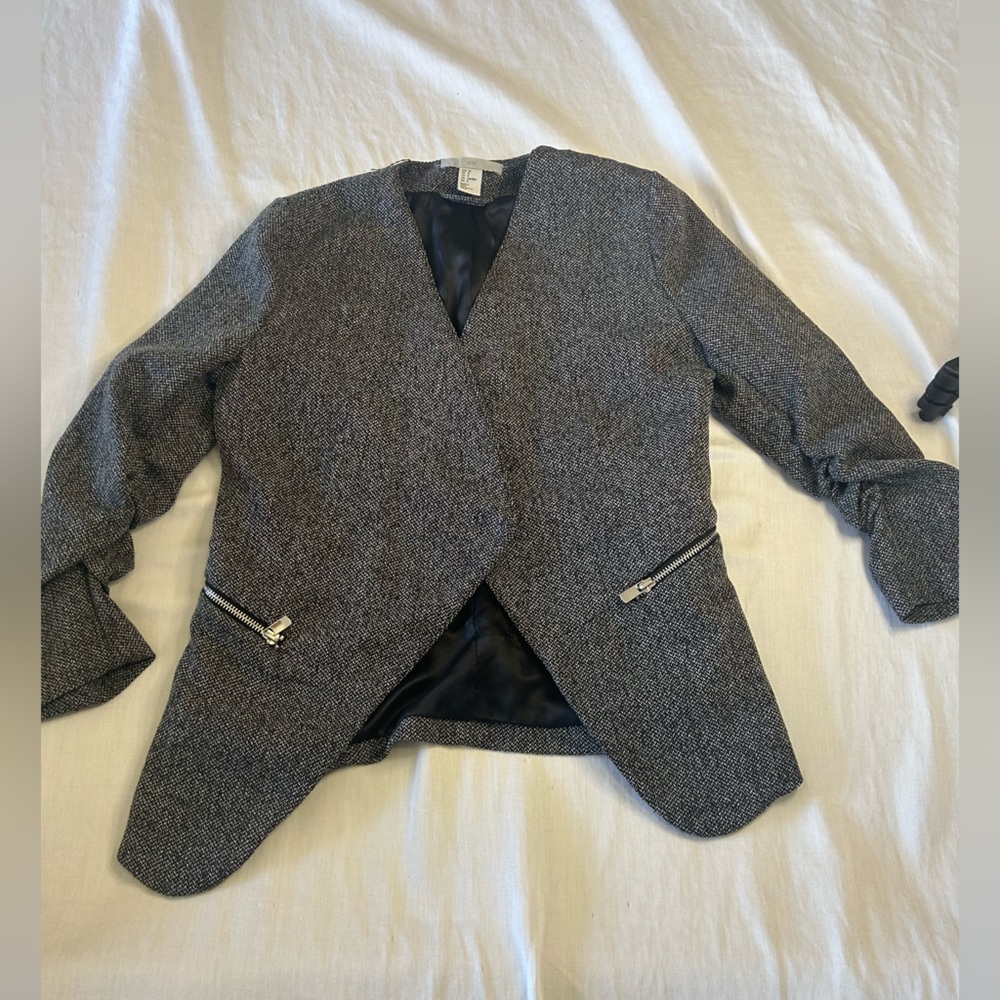 H&M gray fitted blazer